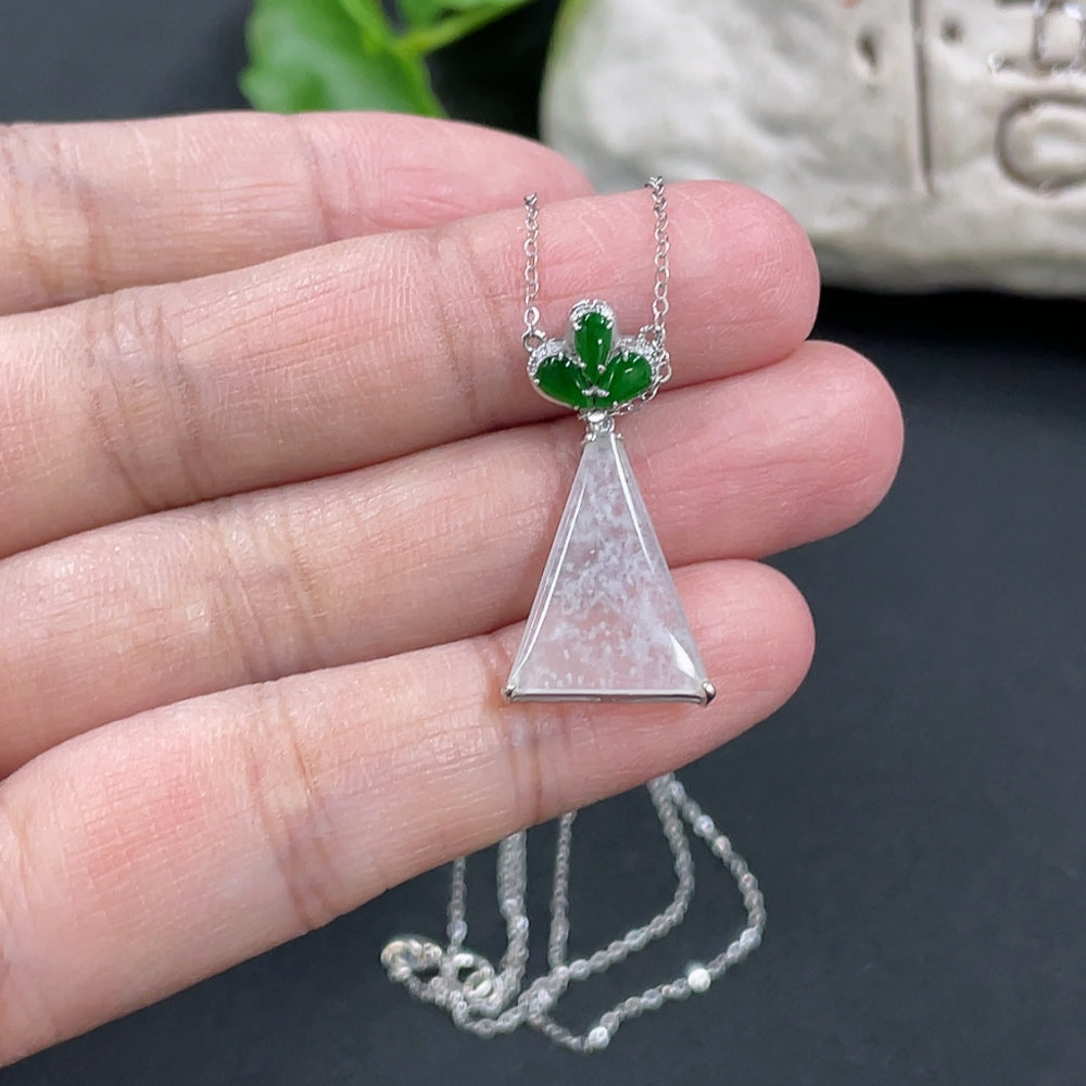 Jadeite Plain Pendant with 18K Gold and Diamond Accents, Total Weight Approx. 2.37g