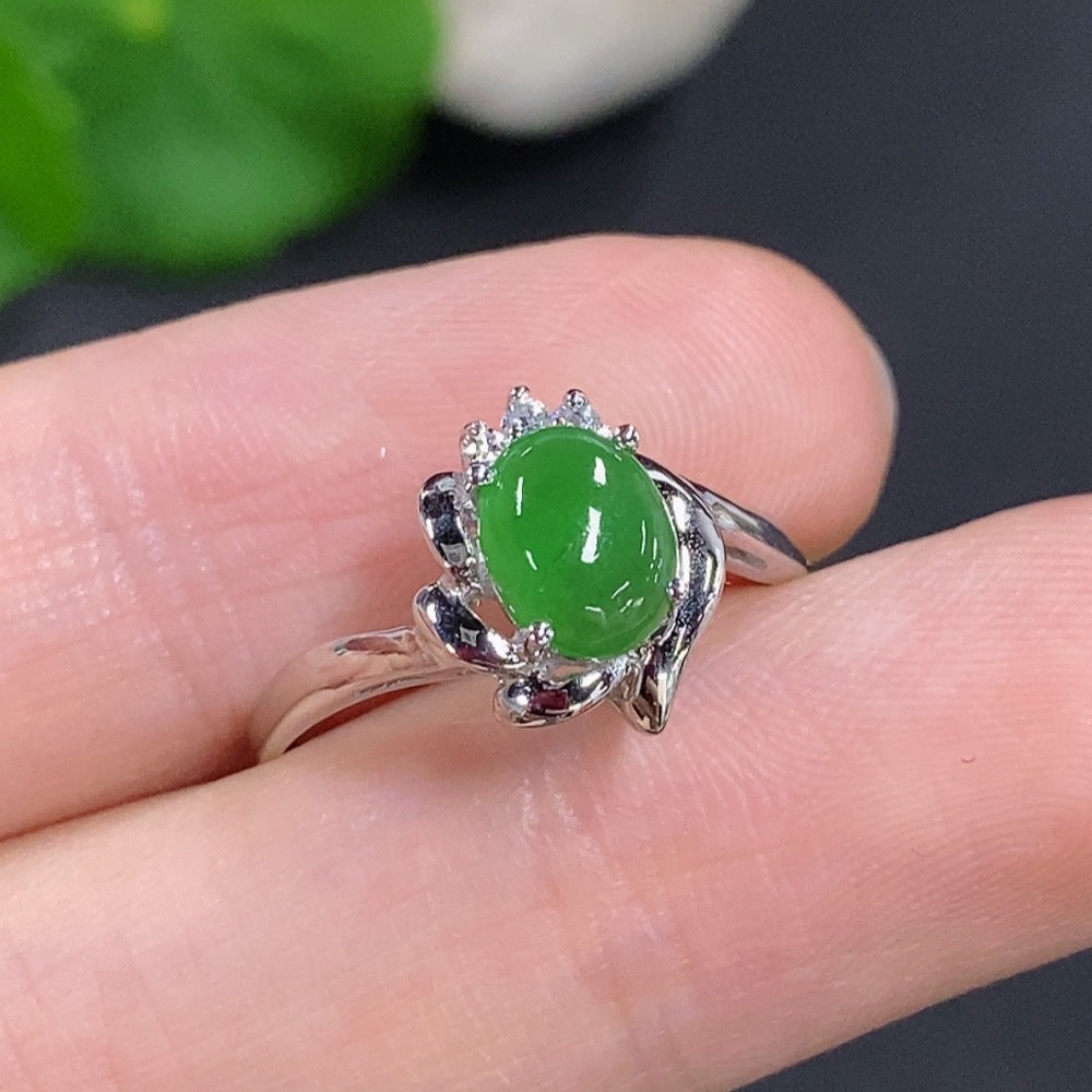 Jadeite Cabochon Ring 18K Gold No Diamond