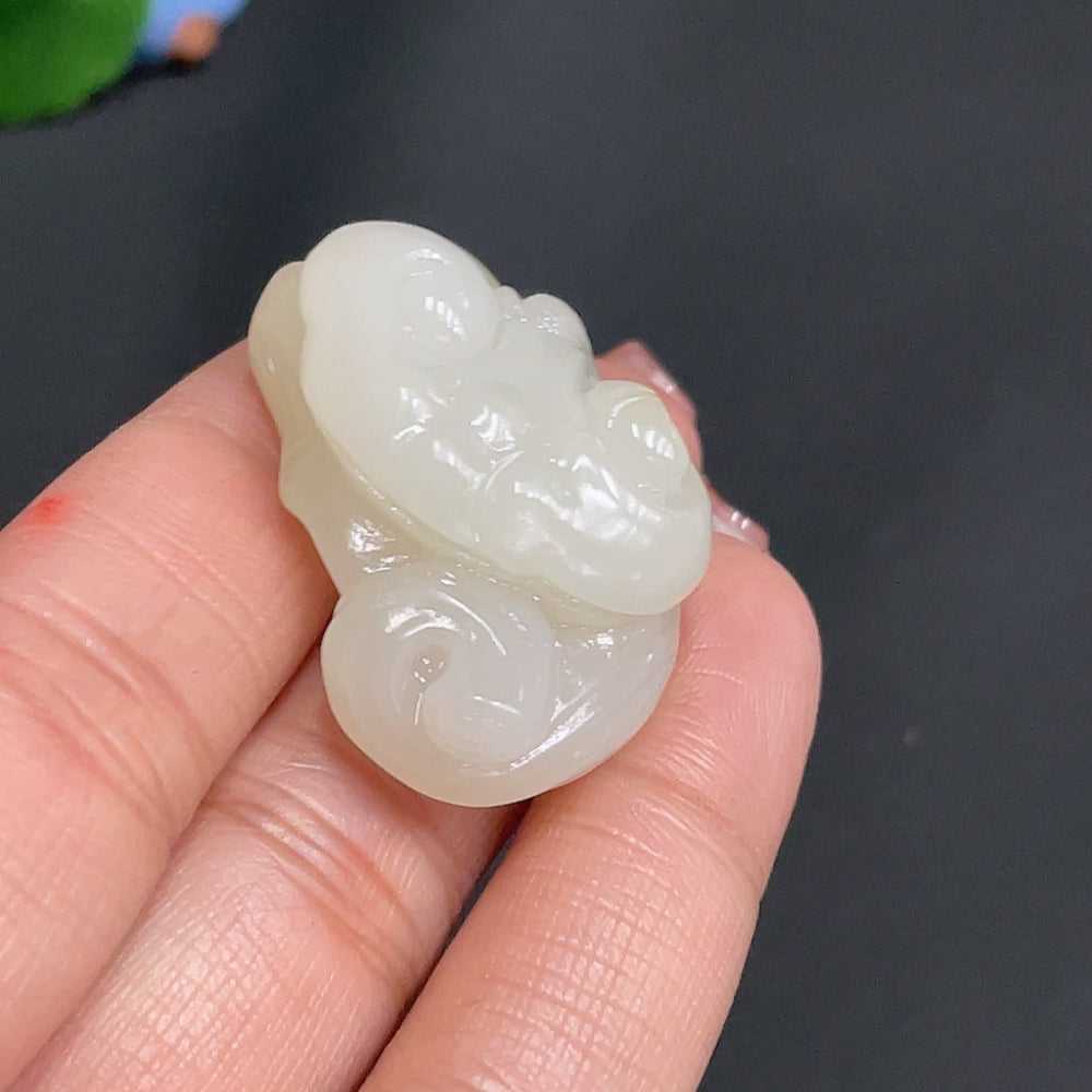 Hetian Jade Pendant, Ruyi, Undetermined Skin Color Origin, Total Weight Approx. 16.6g