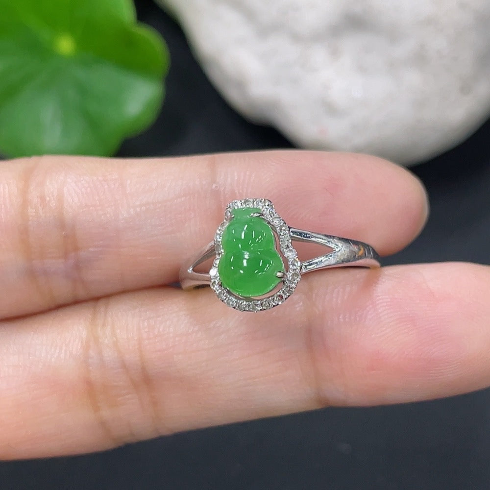 Jadeite Gourd Inlaid Ring 18k Gold Inlaid with Diamond Size 16.5 Total Weight Approx. 2.31g