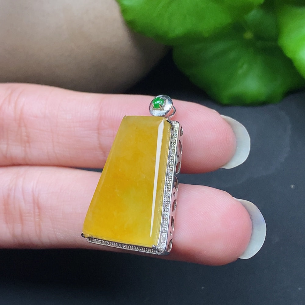 Jadeite Plain Pendant with Diamond Accents in 18k Gold, Color Origin Undetermined, Total Weight Approx. 4.81g