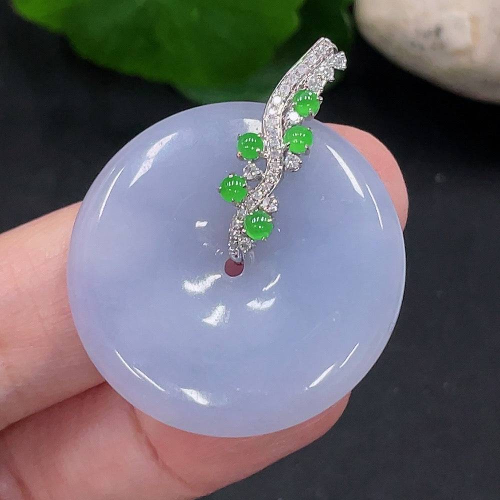 Jadeite safety buckle pendant by HUILIU HQ featuring 18K gold and diamond accents, with a total weight of approximately 10.7g