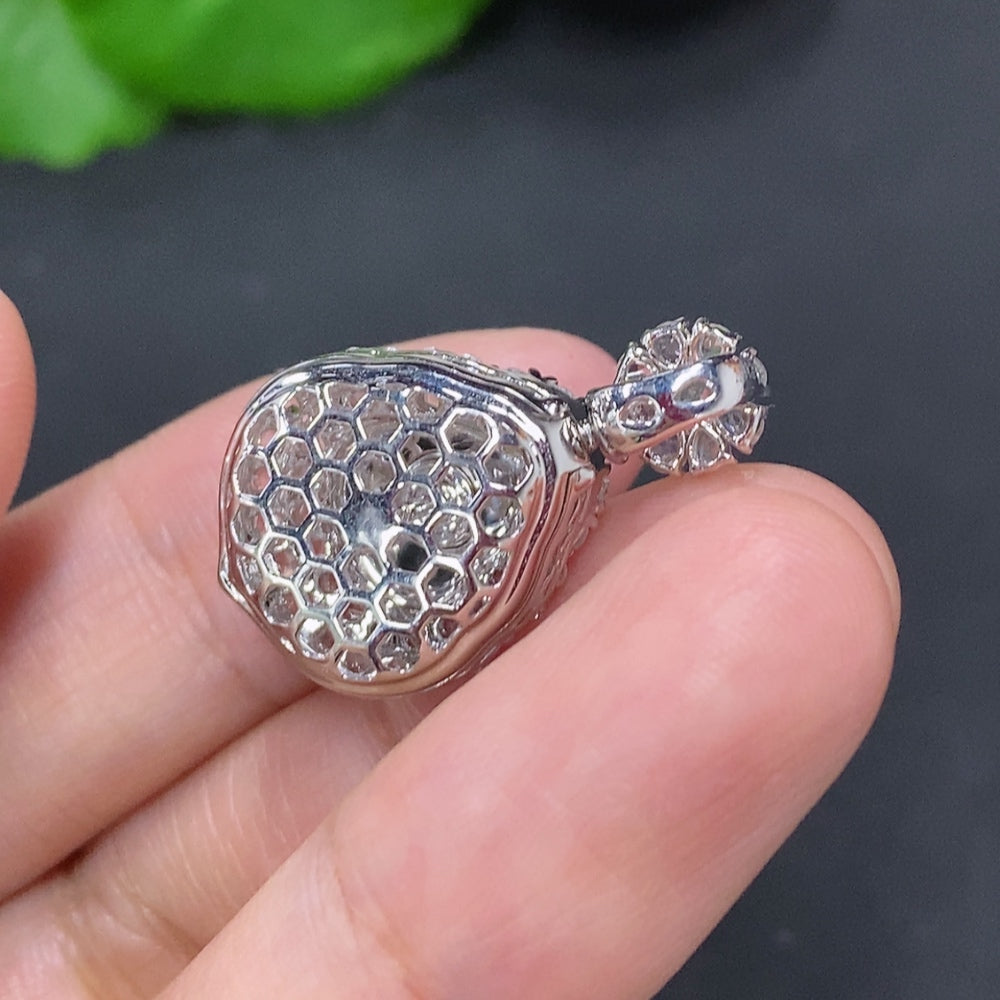 Jadeite Gourd Inlaid Pendant 18K Gold (With Diamond Accents)