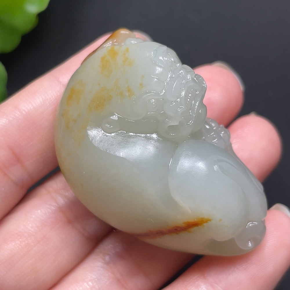 HKHQ Hetian Jade Pi Xiu pendant necklace, handcrafted with green and white jade, weighing approximately 48.33g.