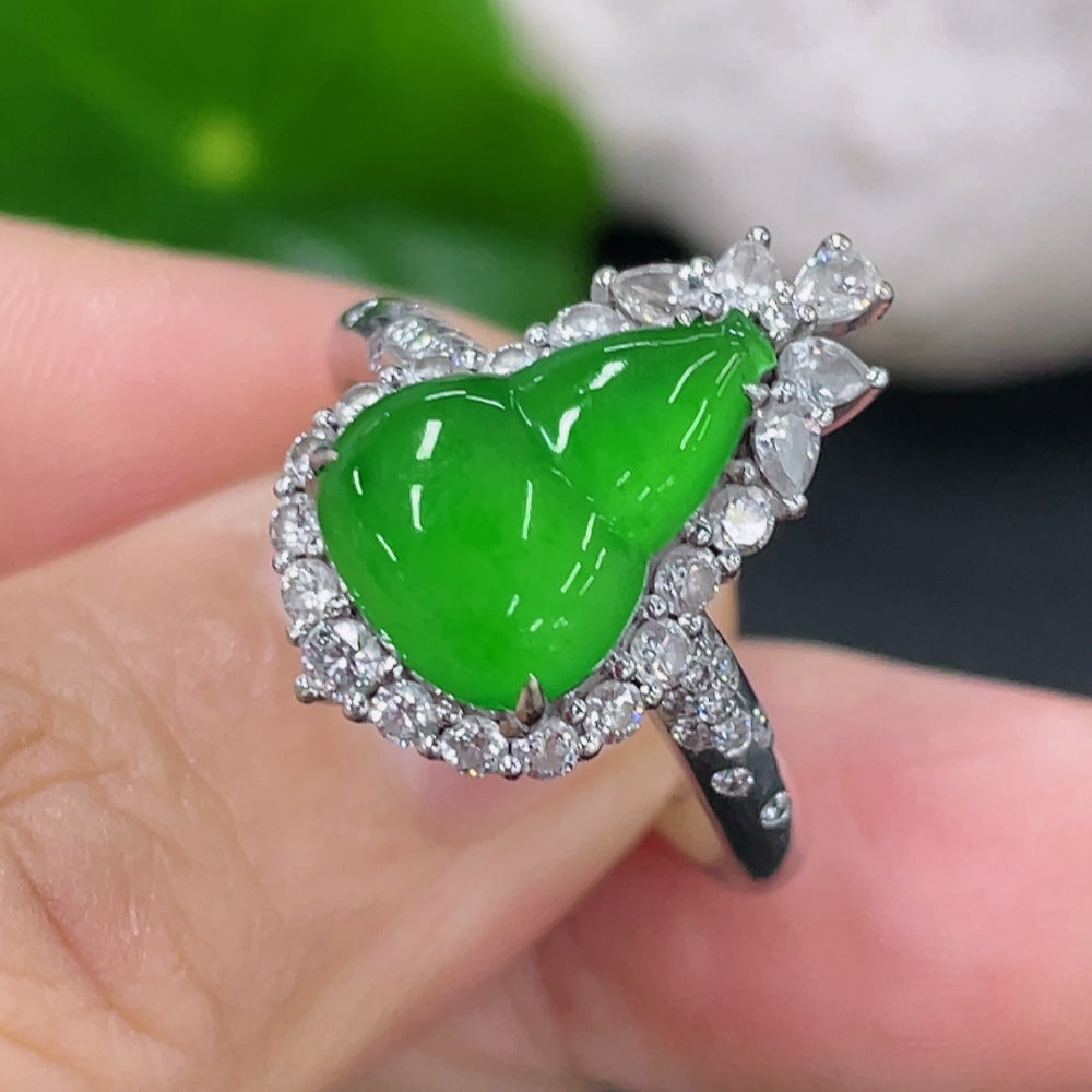 Jadeite Gourd Inlaid Ring 18k Gold with Diamond Accent Size 12.5 Total Weight Approx. 4.83g