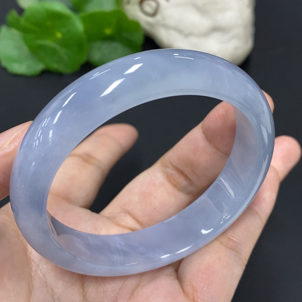 HUILIU HQ jadeite round bangle, size 57.3, with a smooth polished surface and a total weight of approximately 56.3g.
