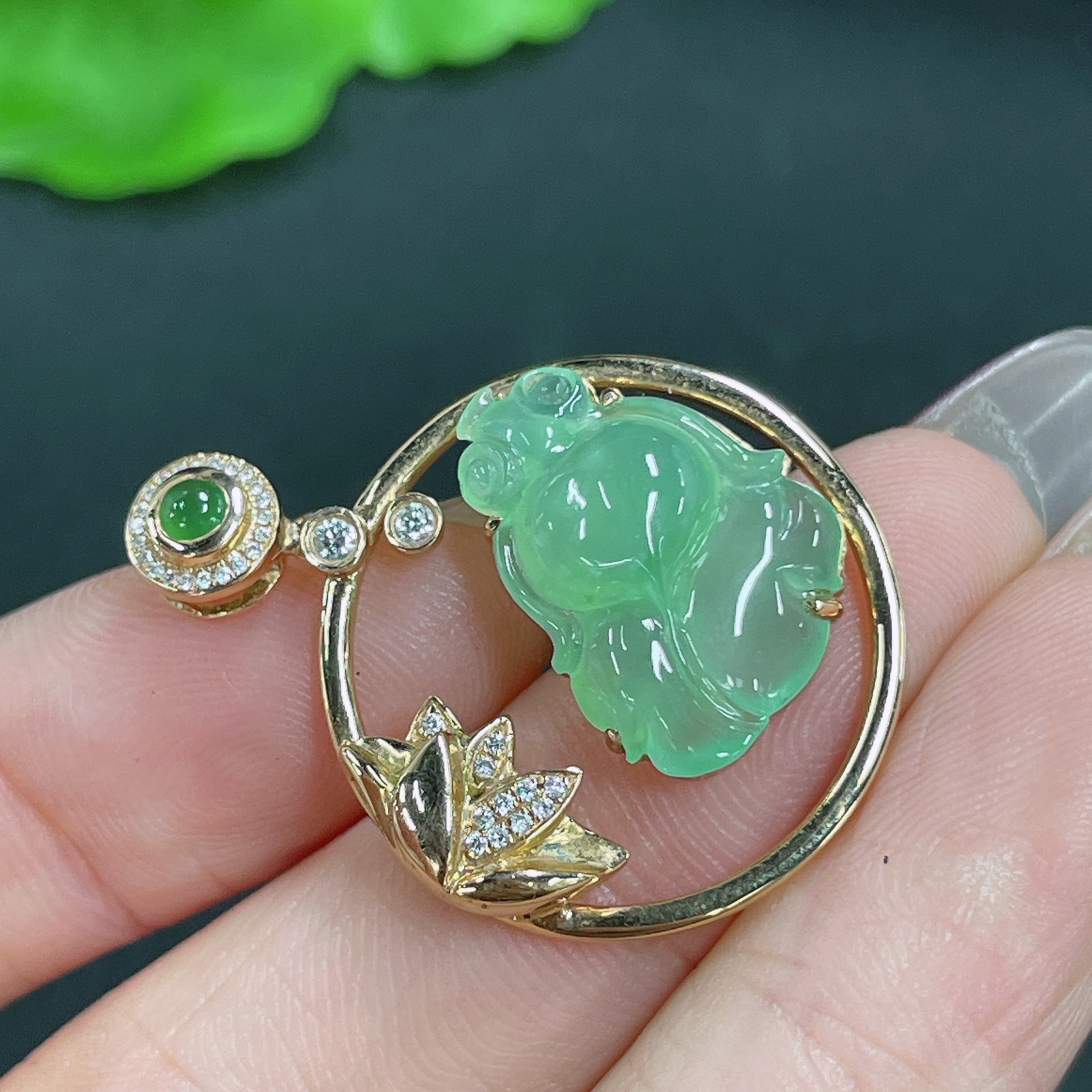 Jadeite Pendant Inlaid with Diamonds Approximately | Huiliu Certified