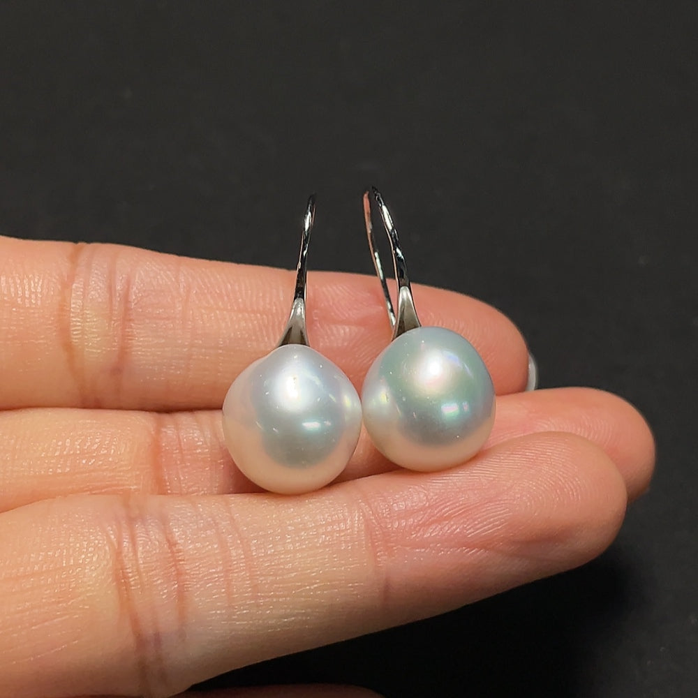 Saltwater Pearl Earrings in 95% Platinum