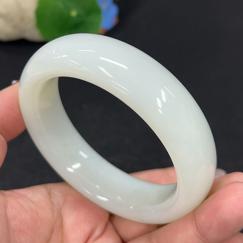 Hetian Jade round bracelet from HKHQ, size 61.5, featuring smooth jade beads with a total weight of 103.78g.