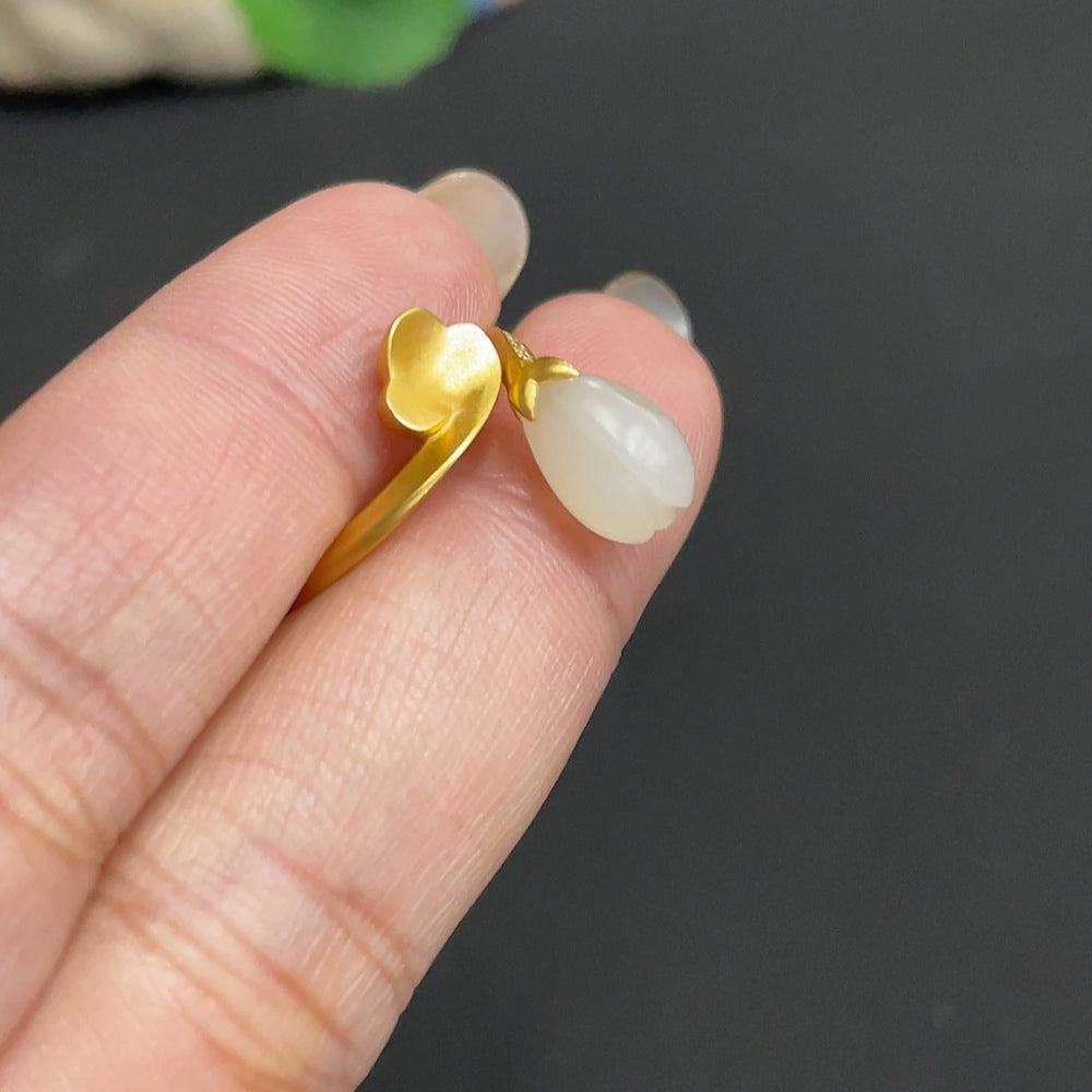 Hetian Jade Magnolia Inlay Ring . Diamond Accents Undetermined Skin Color Origin | Huiliu Certified