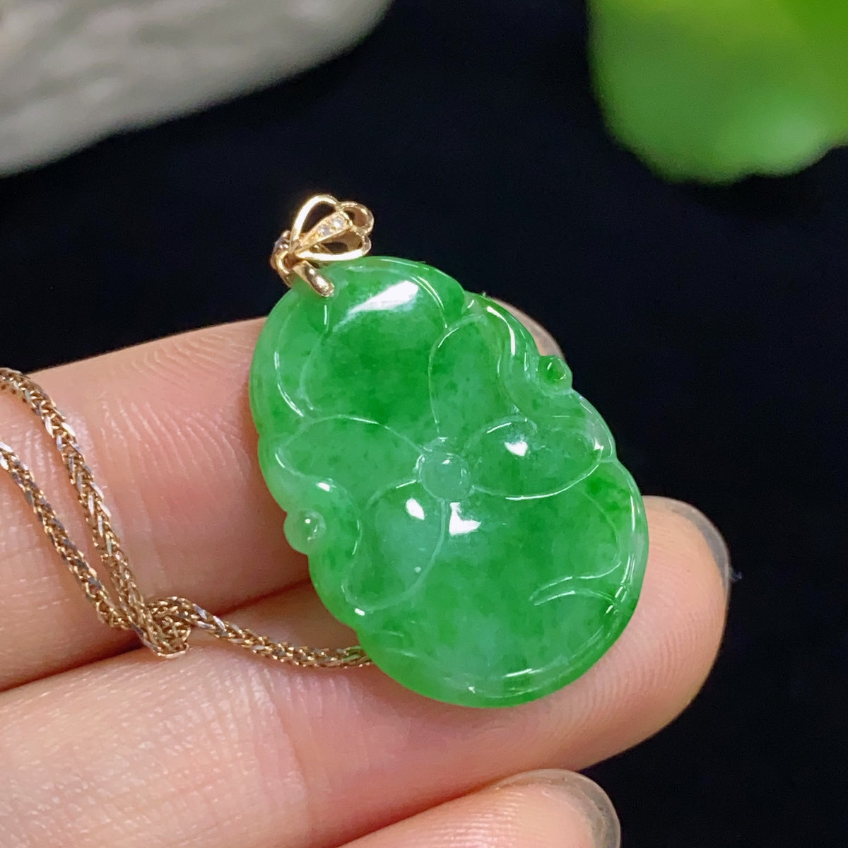 Jadeite Lotus Leaf Pendant with 18K and 14K Chain, Non-Diamond (Too Small to Confirm Natural Origin)
