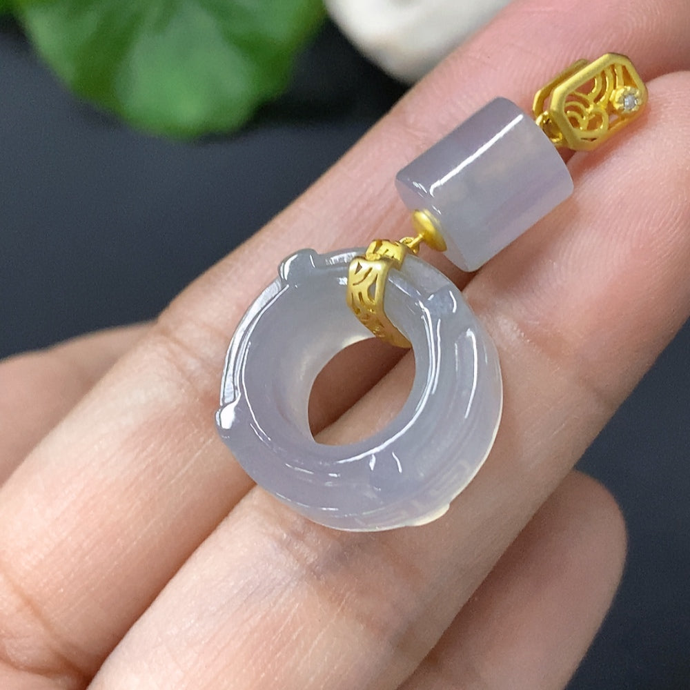 Jadeite Pendant with 18K Gold Clasp, Total Weight 6.043g
