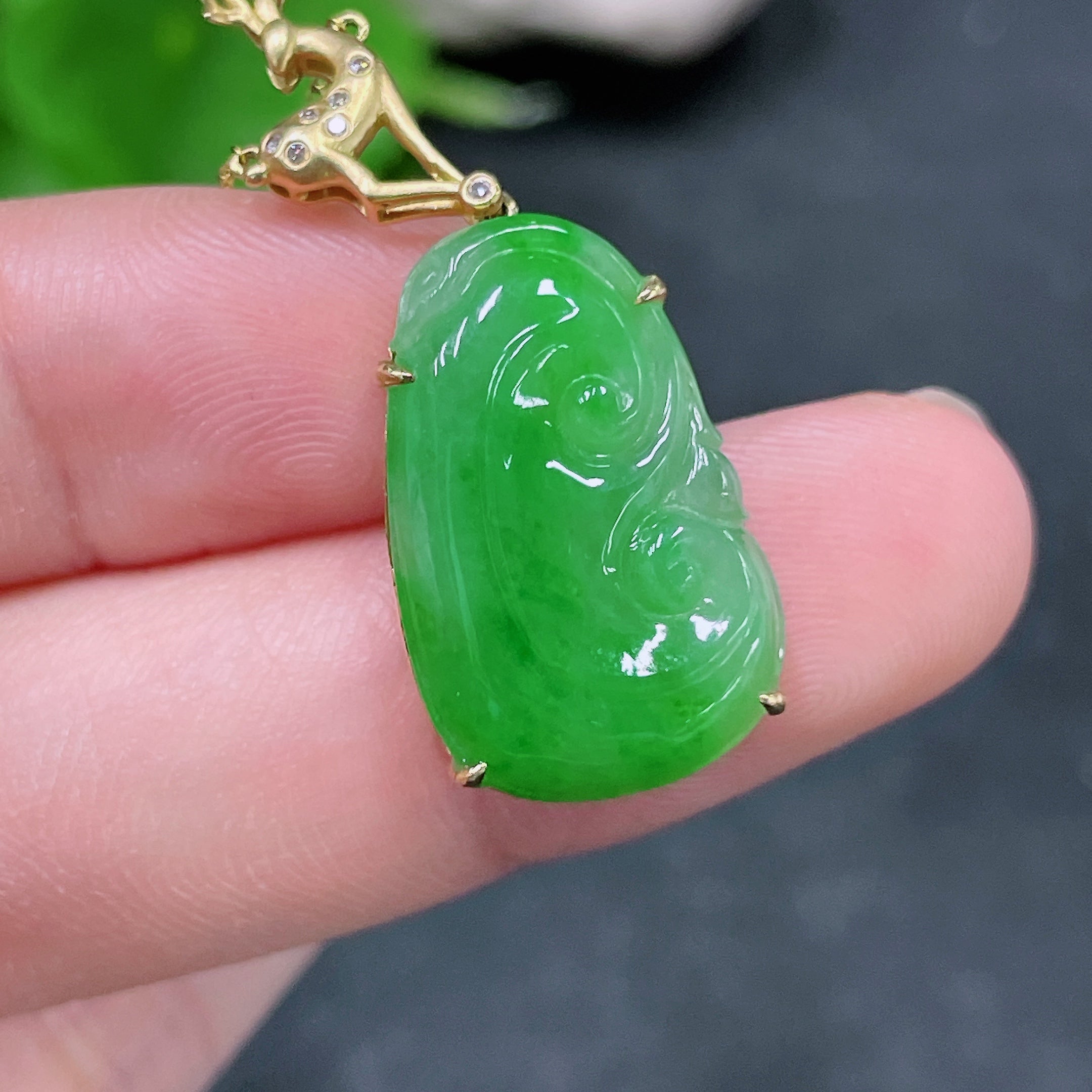 Jadeite Inlaid with 18K Gold and Diamonds, Total Weight Including Chain Approx. 4.81g