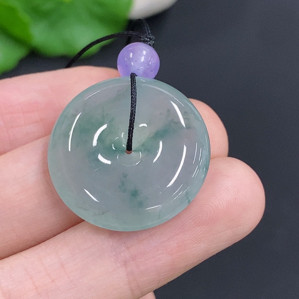Jadeite Peace Knot pendant with matching beads, crafted by HKHQ, featuring a 6.8g jadeite and non-jadeite bead accents.