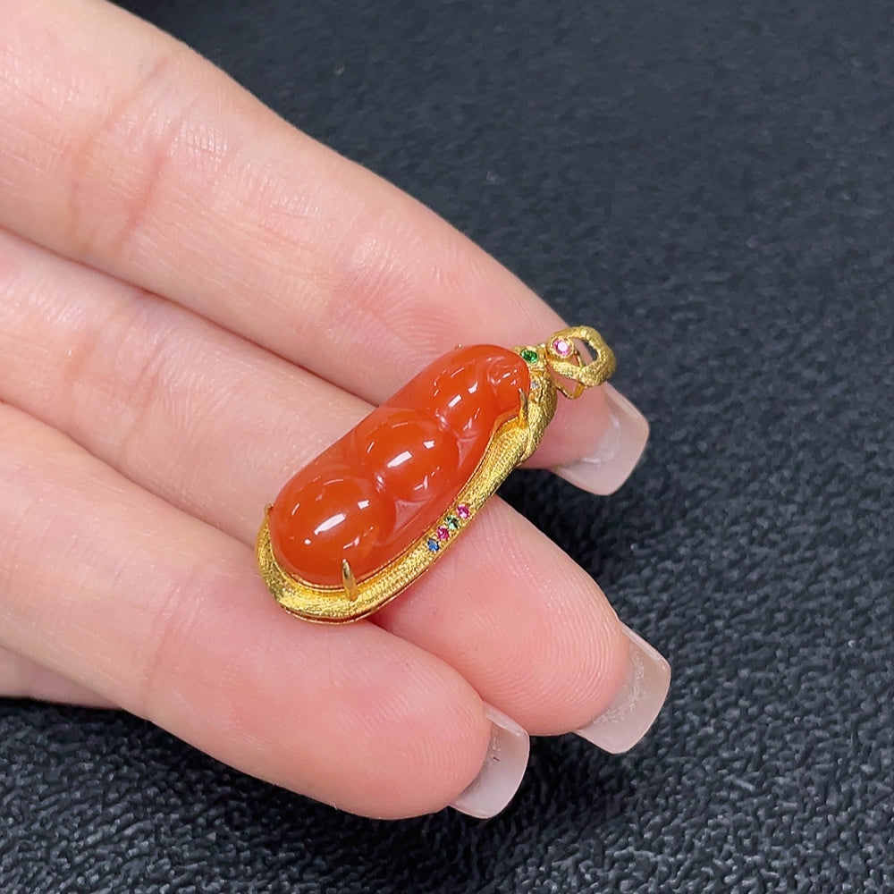 18K Red Agate Pendant, Total Weight Approx. 3.19g