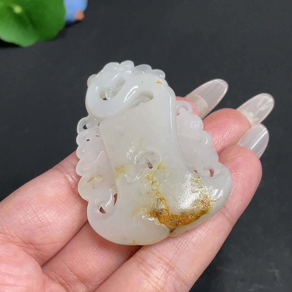 Hetian Jade Pendant, Antique-style Piece, Undetermined Skin Color Origin, Approximately | Huiliu Certified