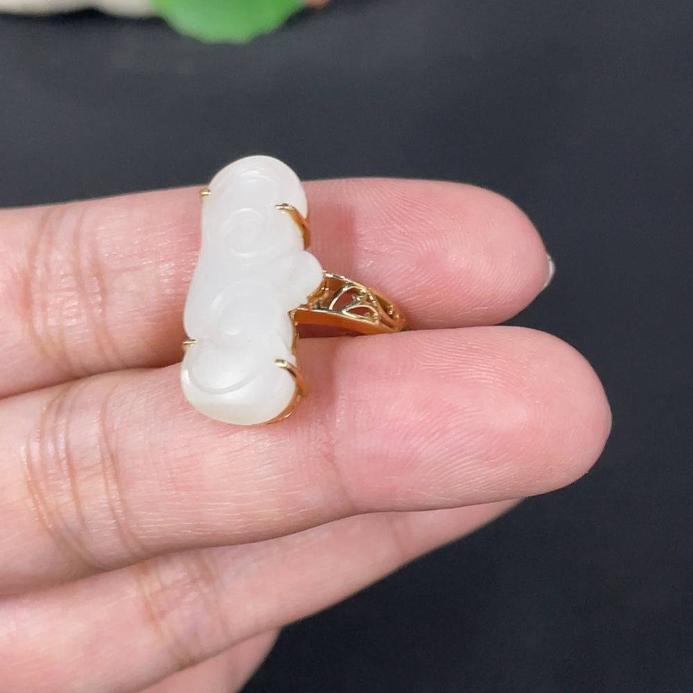 Huiliu certified Hetian jade inlaid ring with Ruyi design, featuring smooth jade surface and intricate craftsmanship.