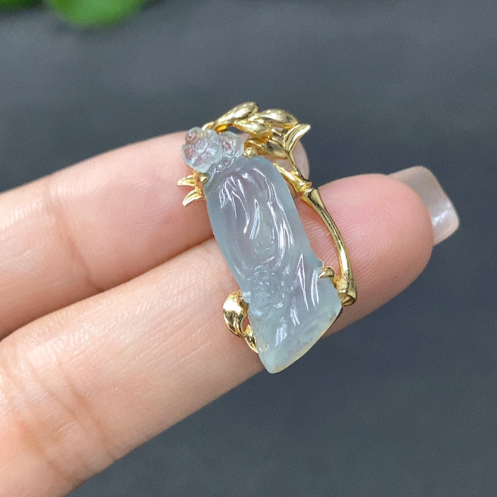 Jadeite Pendant with 18K Gold Setting, Total Weight Approx. 3.8g