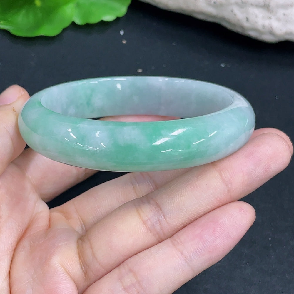 Jadeite Round Bangle