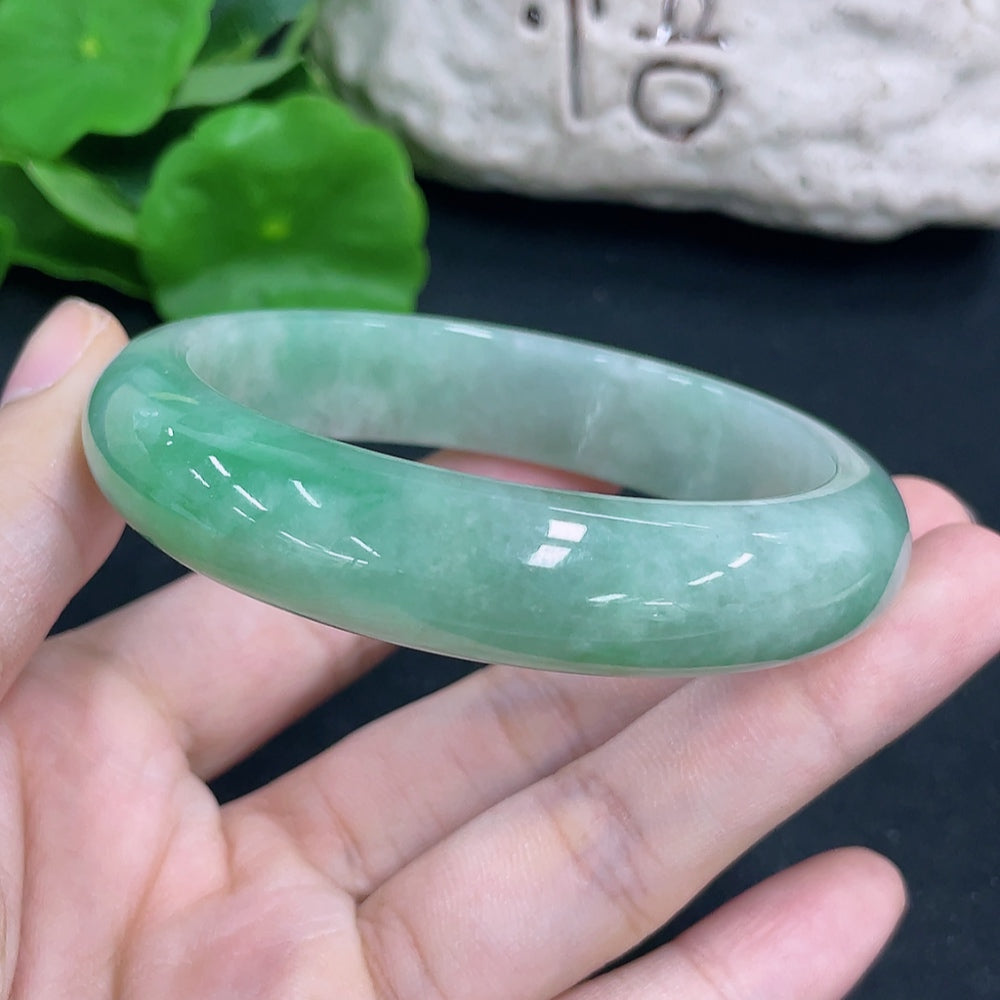 Jadeite Round Bangle