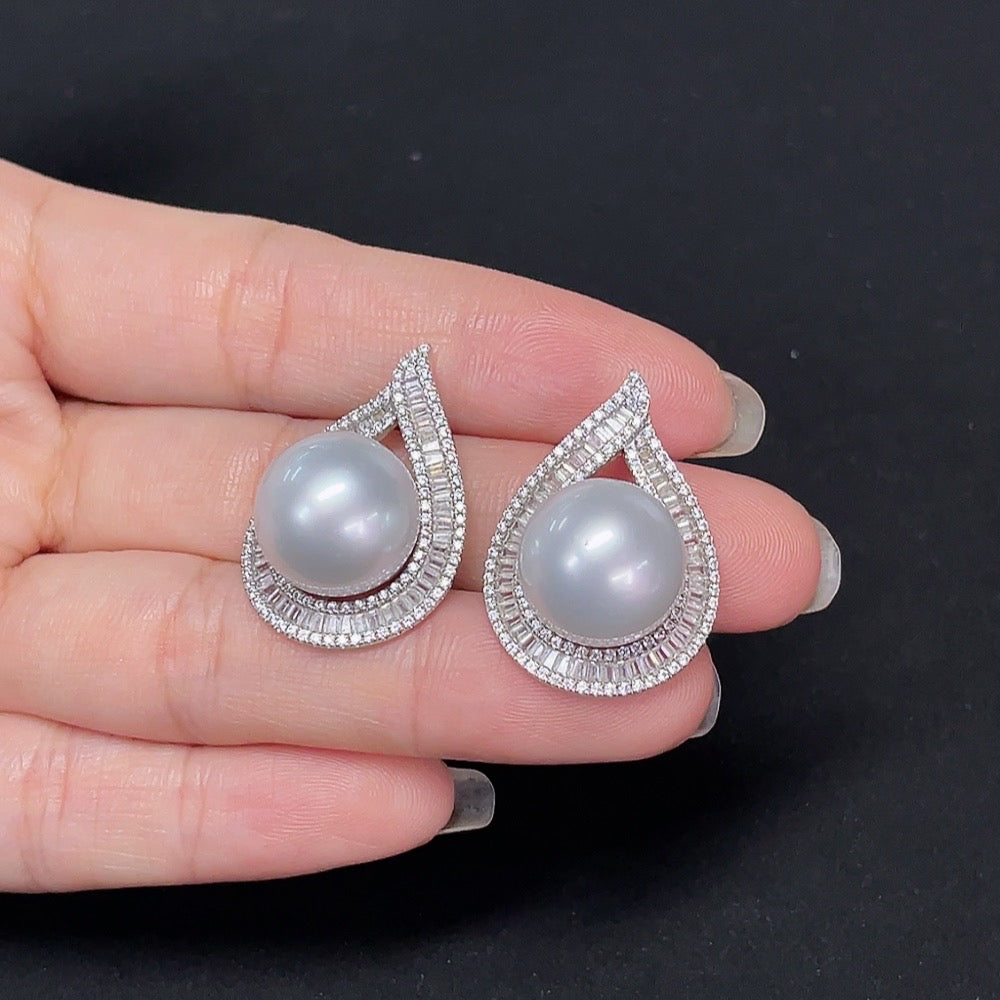 Seawater Pearl Inlaid Earrings 14k Gold Approximately 13.3mm Total Weight About 12.06g Non-Diamond