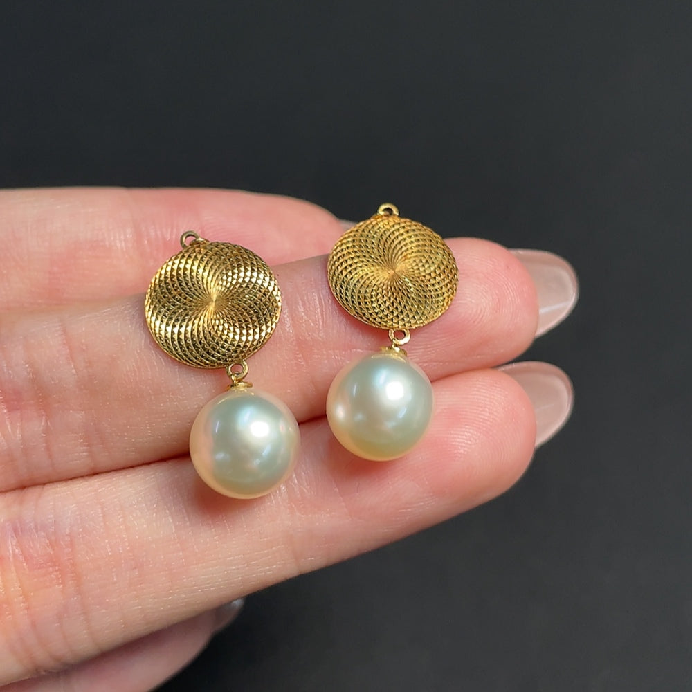 Seawater Pearl Pendant Unmarked 18k Gold Approx. 3.82g Total Weight Ca. 9.1mm