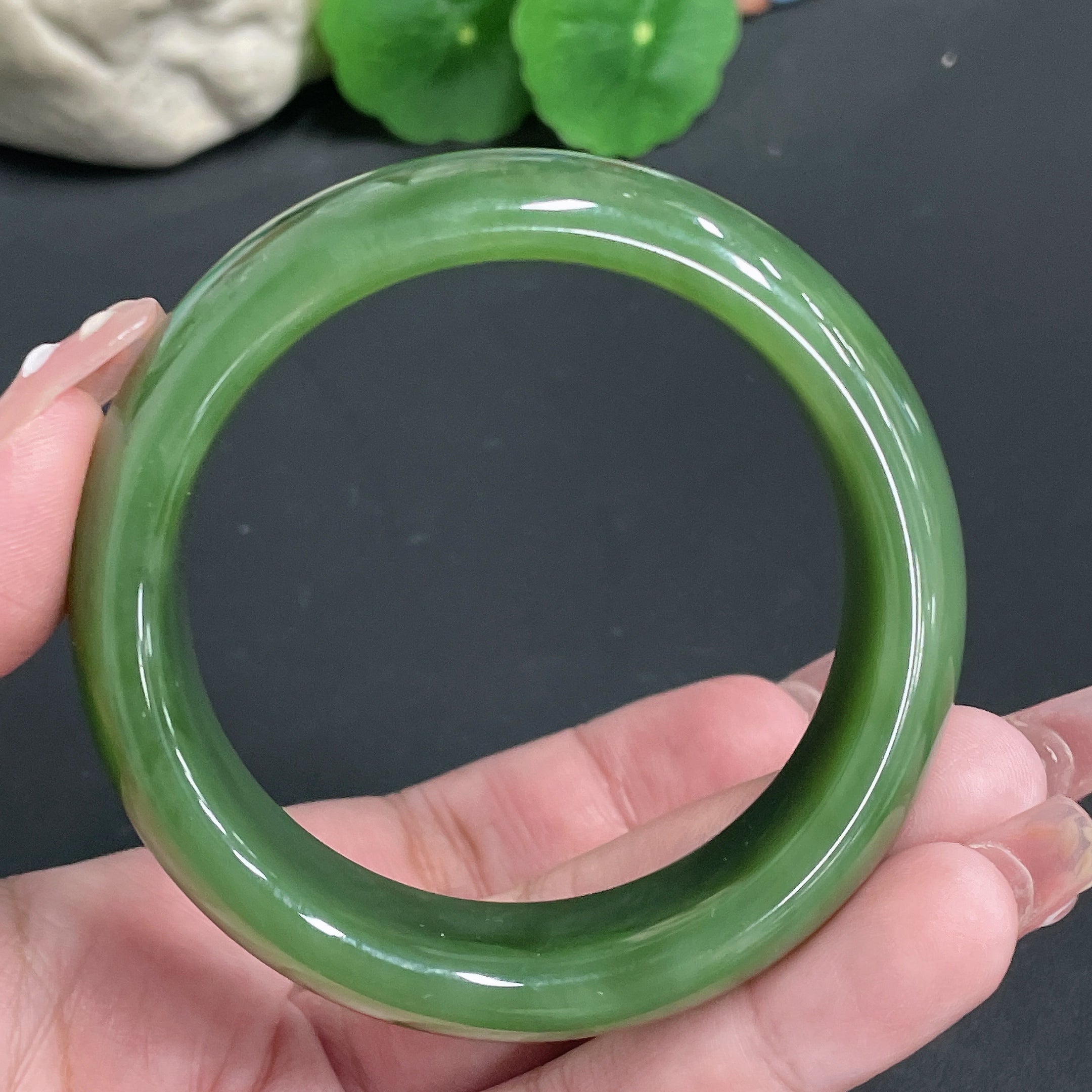 Hetian Jade Round Bracelet Size 55.8 Total Weight Approx. 85.22g