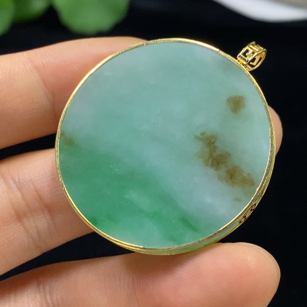 Jadeite Plain Pendant with 18K Gold, Total Weight Approx. 13.2g (Including Other Mineral Components)