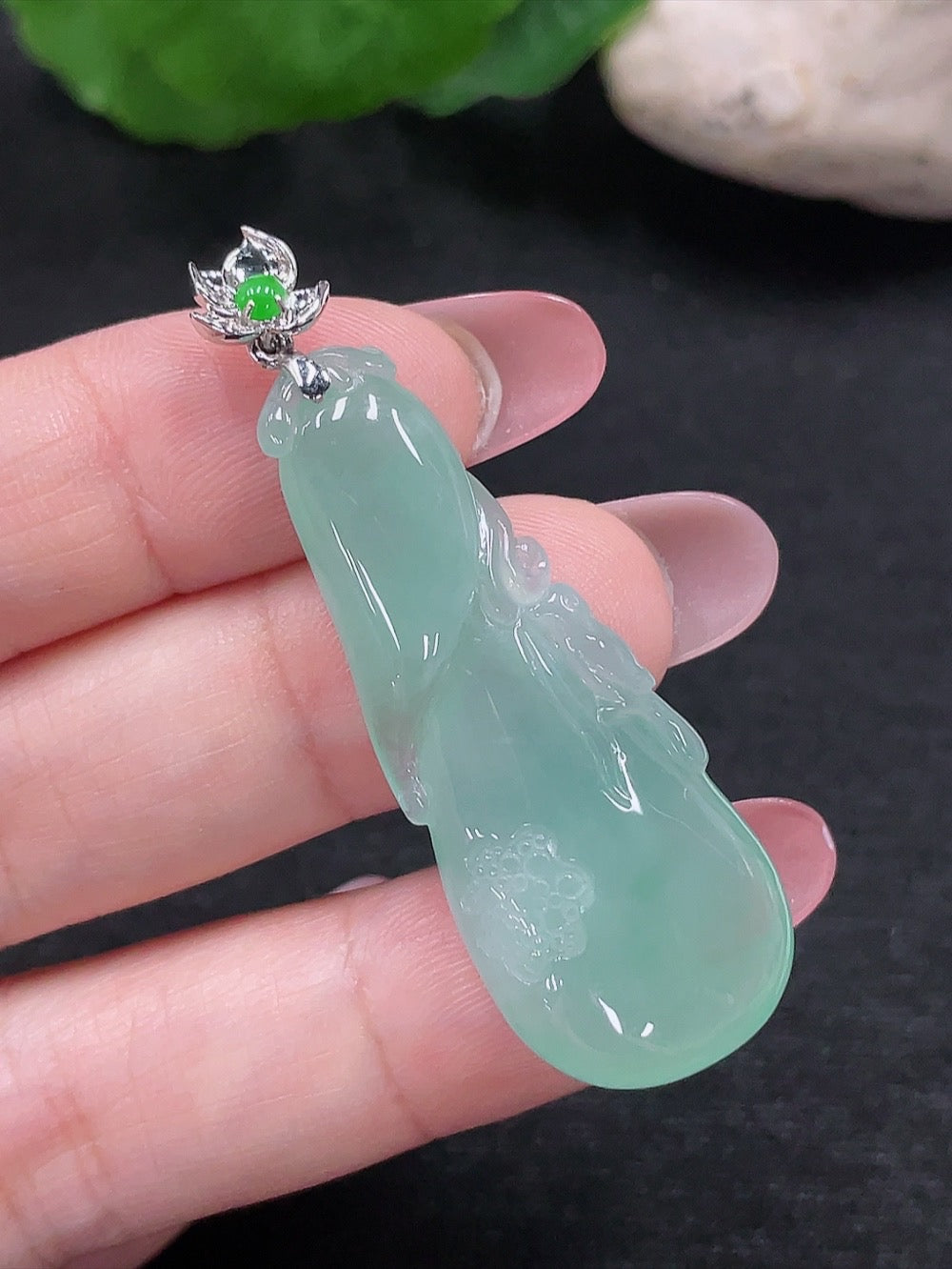 Jadeite Pendant 18K Gold Total Weight Approx. 9g