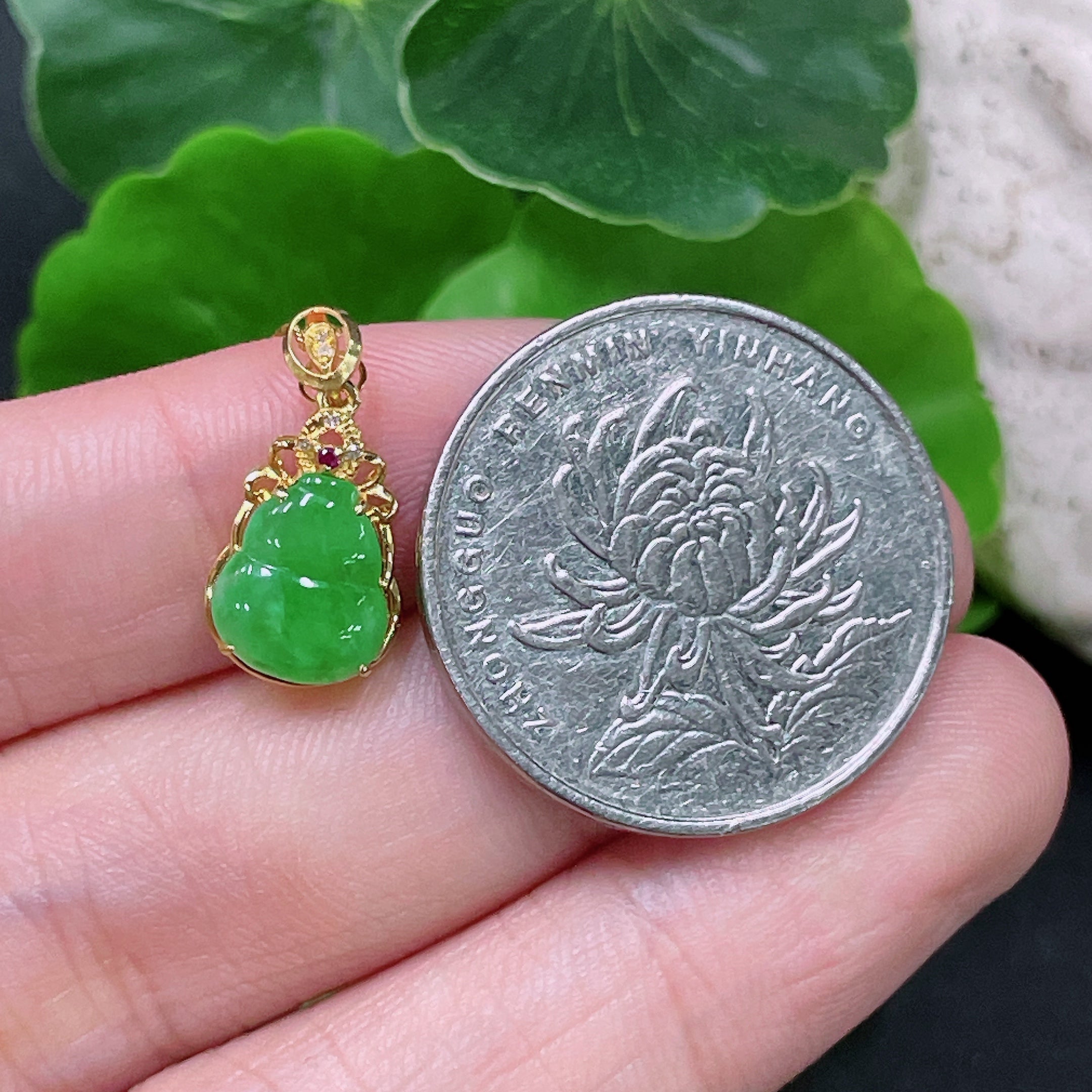 Jadeite Inlaid Gourd Pendant 18k Total Weight Approx. 1.35g with Chain