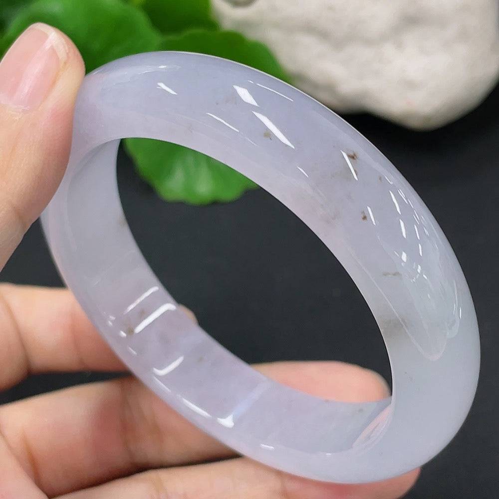 Huiliu certified jadeite round bracelet featuring smooth, polished green jade beads on a delicate string.