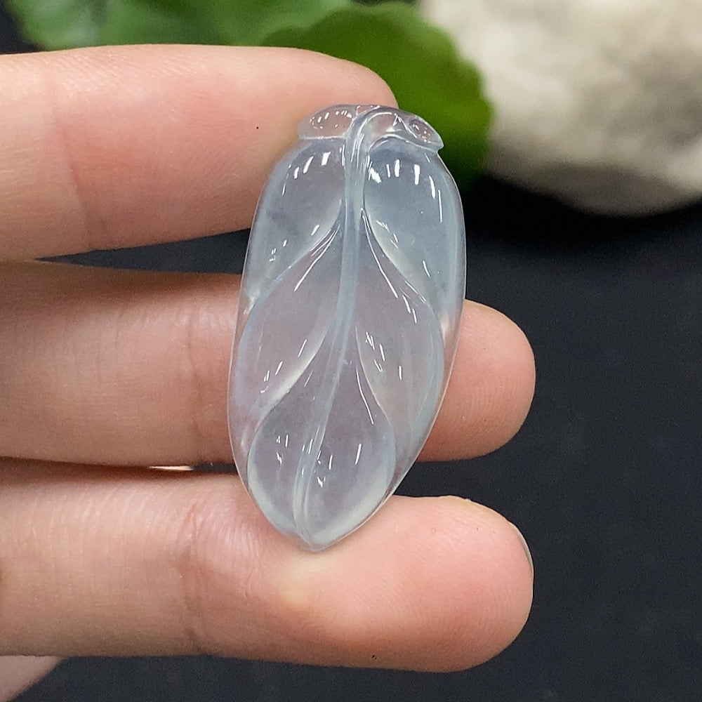 Jadeite leaf inlay piece with intricate leaf design, weighing approximately 4.52g, crafted by HUILIU HQ jade brand.