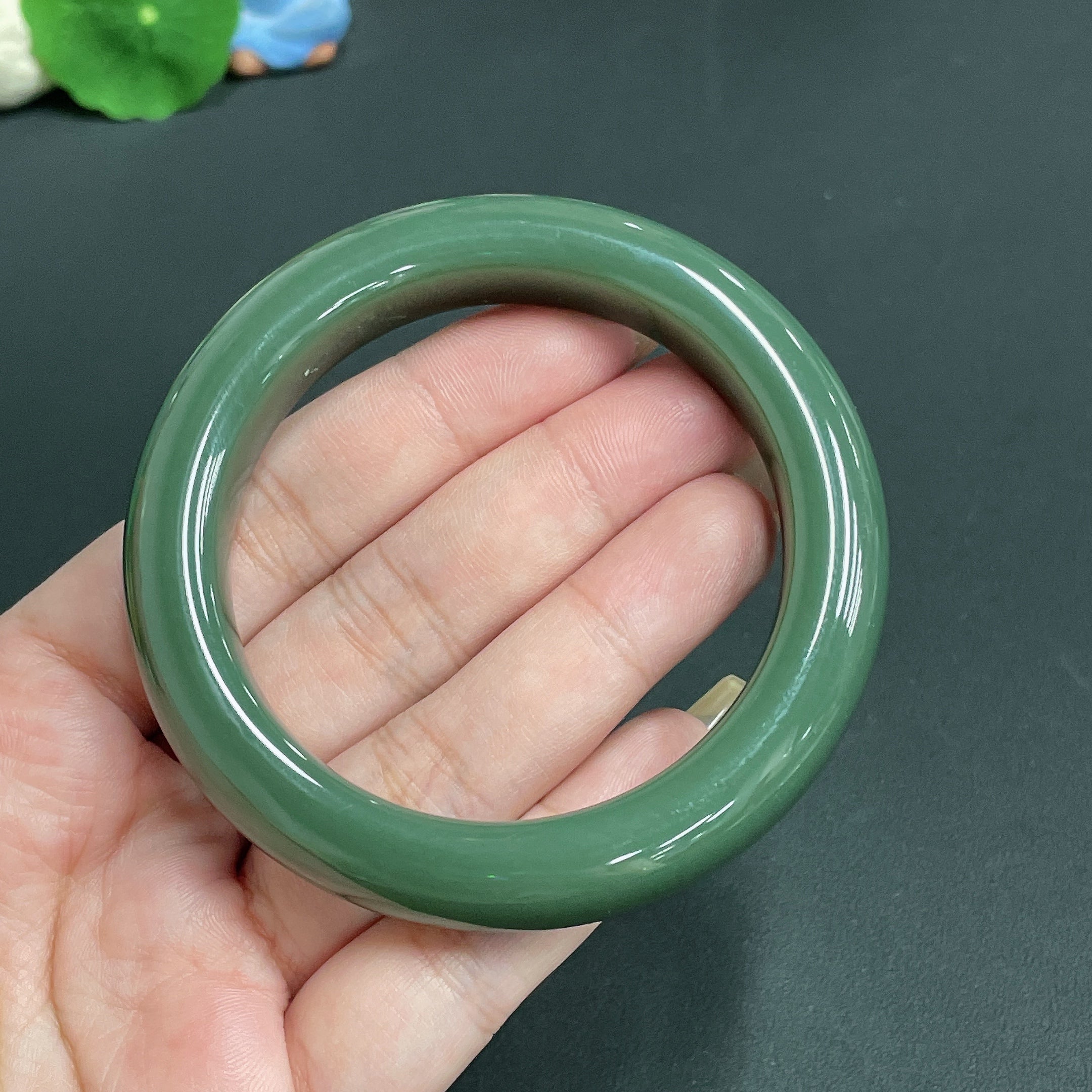 Hetian Jade Round Bracelet Size 56.7 Total Weight Approx. 70.33g