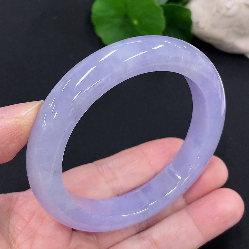 HUILIU HQ jadeite round bangle, size 55.8, with a total weight of approximately 63g, showcasing smooth, polished jade surface.
