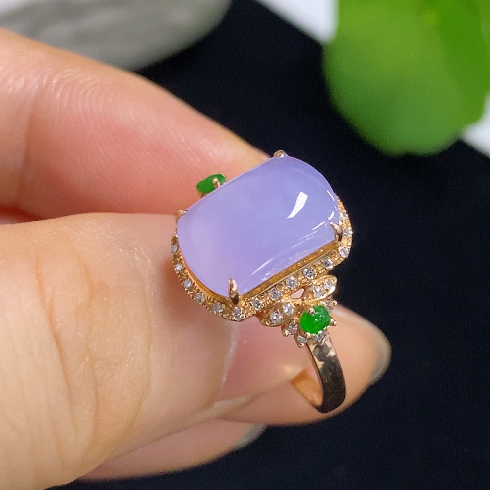 HKHQ jadeite plain pendant ring with 18K diamond accents, showcasing a smooth jadeite band and sparkling diamond details.