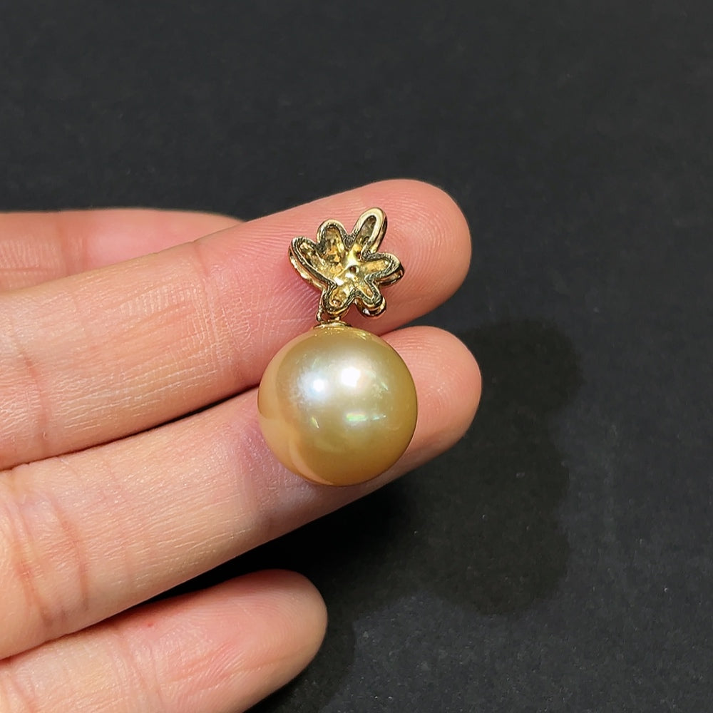 Seawater pearl pendant with 18K gold and diamond accents, natural color, approximately 13.8mm size, from HKHQ.