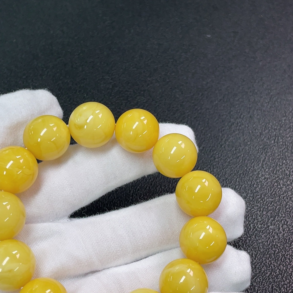 Amber Beeswax Bracelet, Total Weight Approx. 30.86g, Size About 15.9mm
