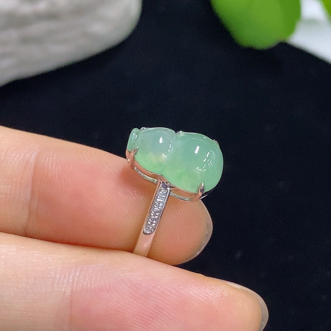 Jadeite Gourd Inlaid Ring 18K with Diamond Accents