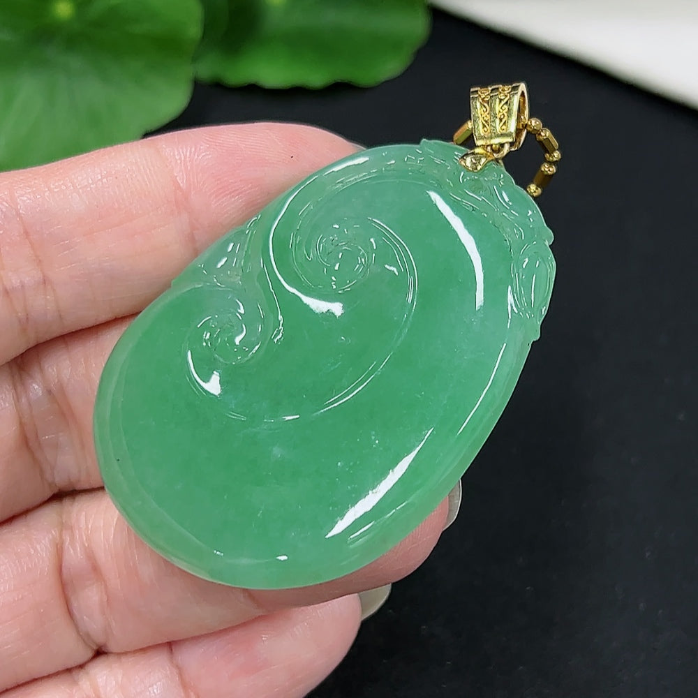 Jadeite Ruyi Pendant with 18K Gold, Non-Gold Chain, Total Weight Approx. 19.3g (Excluding Chain)