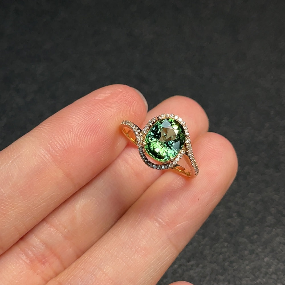 トルマリンリング ダイヤモンドアクセント付き 金含有率65% 総重量約2.19g サイズ12