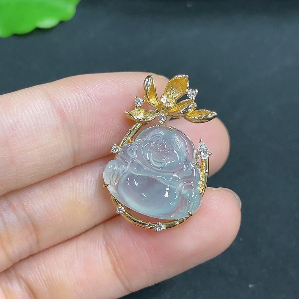 Jadeite Buddha pendant weighing 4.9g with 18k gold content, featuring a detailed Buddha design, no stamp, by HKHQ.