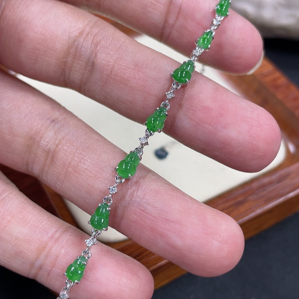 Jadeite Gourd Inlaid Bracelet 18K Gold Inlaid with Diamonds