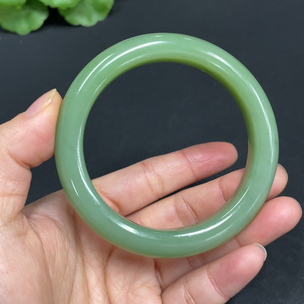 Hetian jade round bracelet by HUILIU HQ featuring polished jade beads, size 56.8mm, total weight 50.3g, natural and elegant jewelry piece.