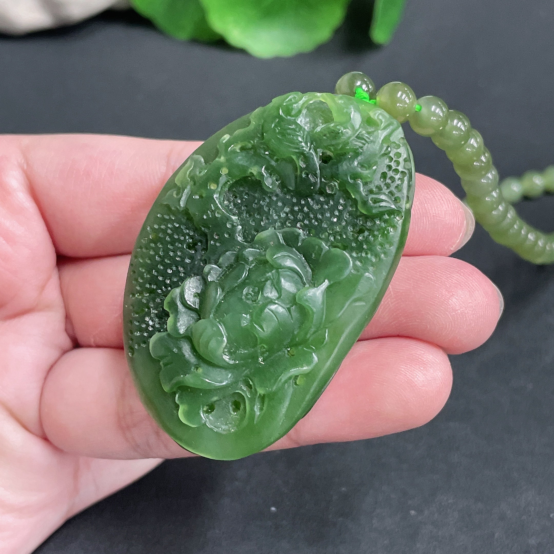 Hetian Jade Pendant 'Flowers Blossom and Wealth Abounds' with chain, total weight 82.71g