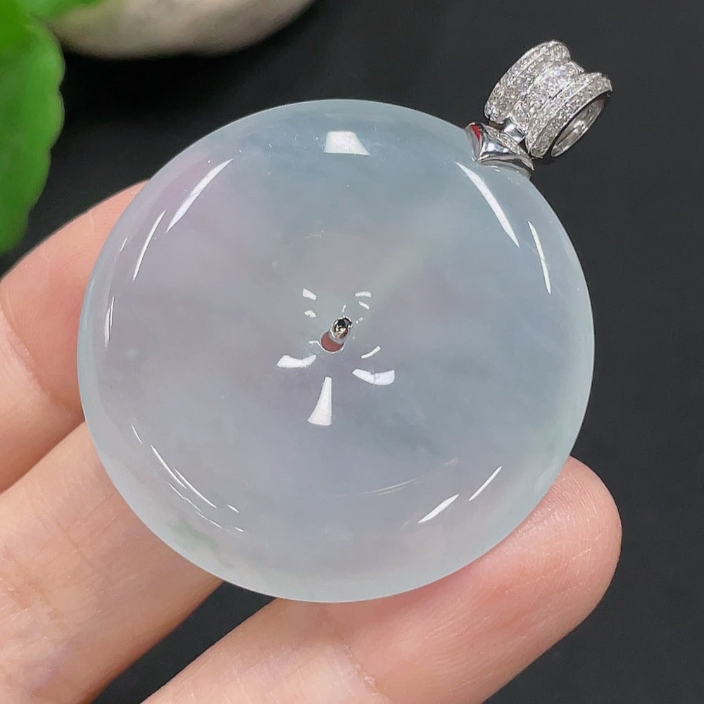 JadeitePeace Pendant with 18K Gold, Total Weight Approximately 17.5g