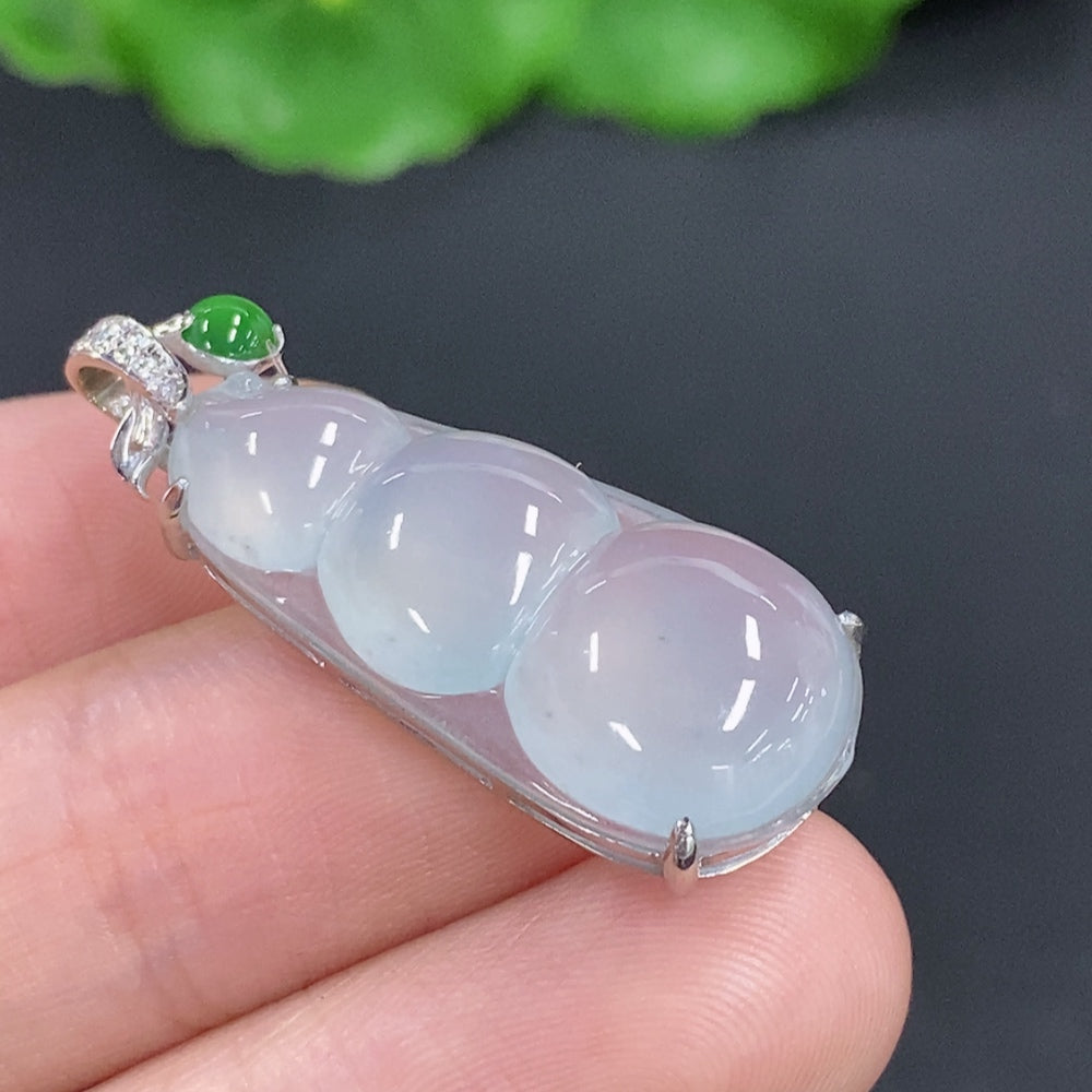 Jadeite Bean Pendant with 9K Gold Setting, Total Weight Approx. 4.1g (Non-Diamond)