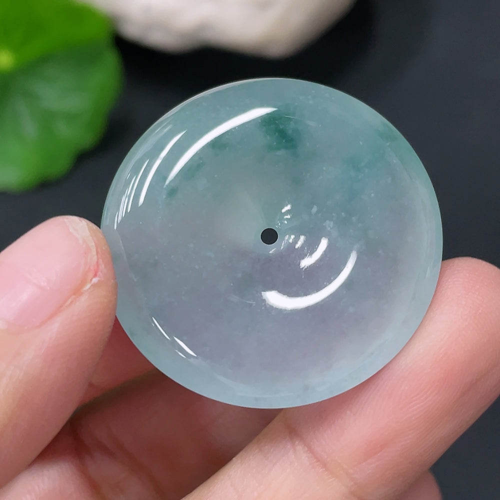 Jadeite safety buckle pendant from HUILIU HQ, featuring a smooth jade pendant weighing approximately 9.45g on a string.