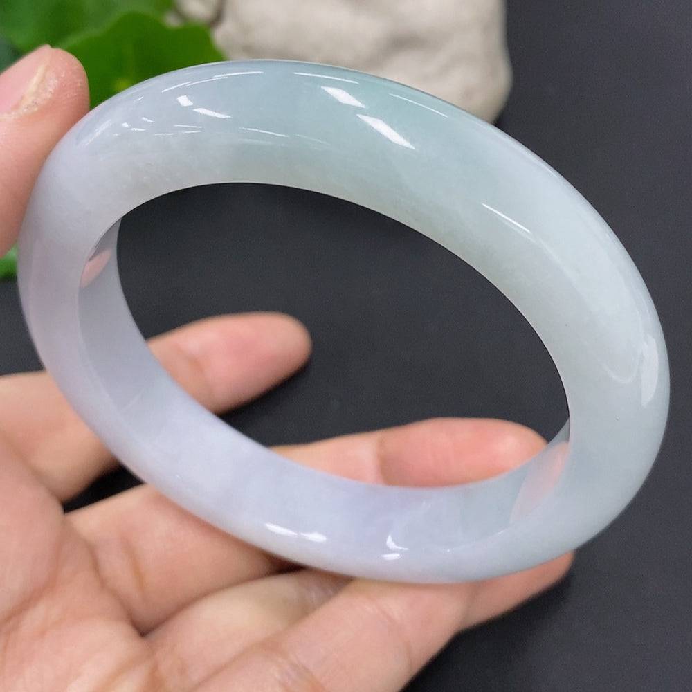 HUILIU HQ jadeite round bangle in size 56, featuring a smooth, polished jade bracelet weighing approximately 63.1g.