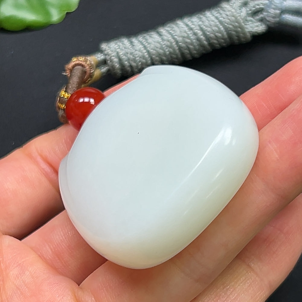 HKHQ Hetian Jade plain pendant necklace with rope chain, showcasing a smooth jade pendant weighing 61.16g.
