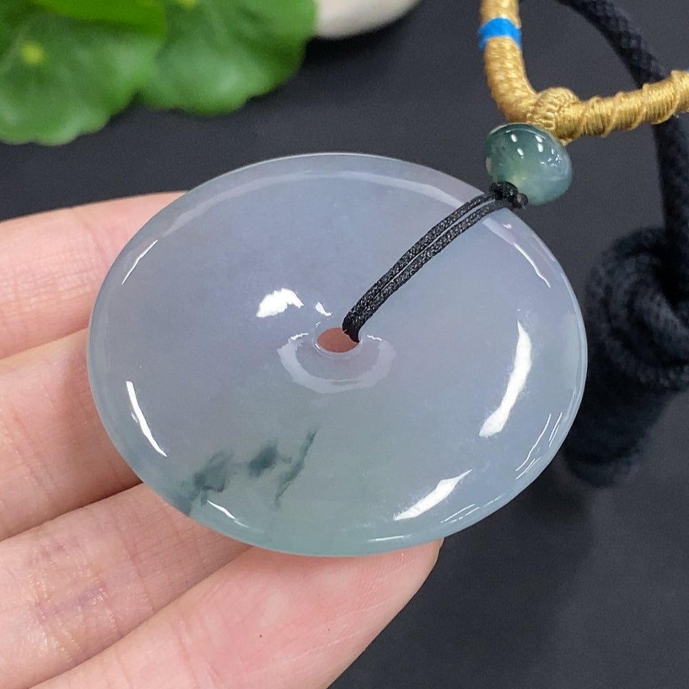 Jadeite Peace Knot, total weight including rope approximately 32.1g